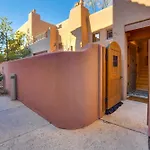 Walk To Santa Fe Plaza Condo With Kiva Fireplace!