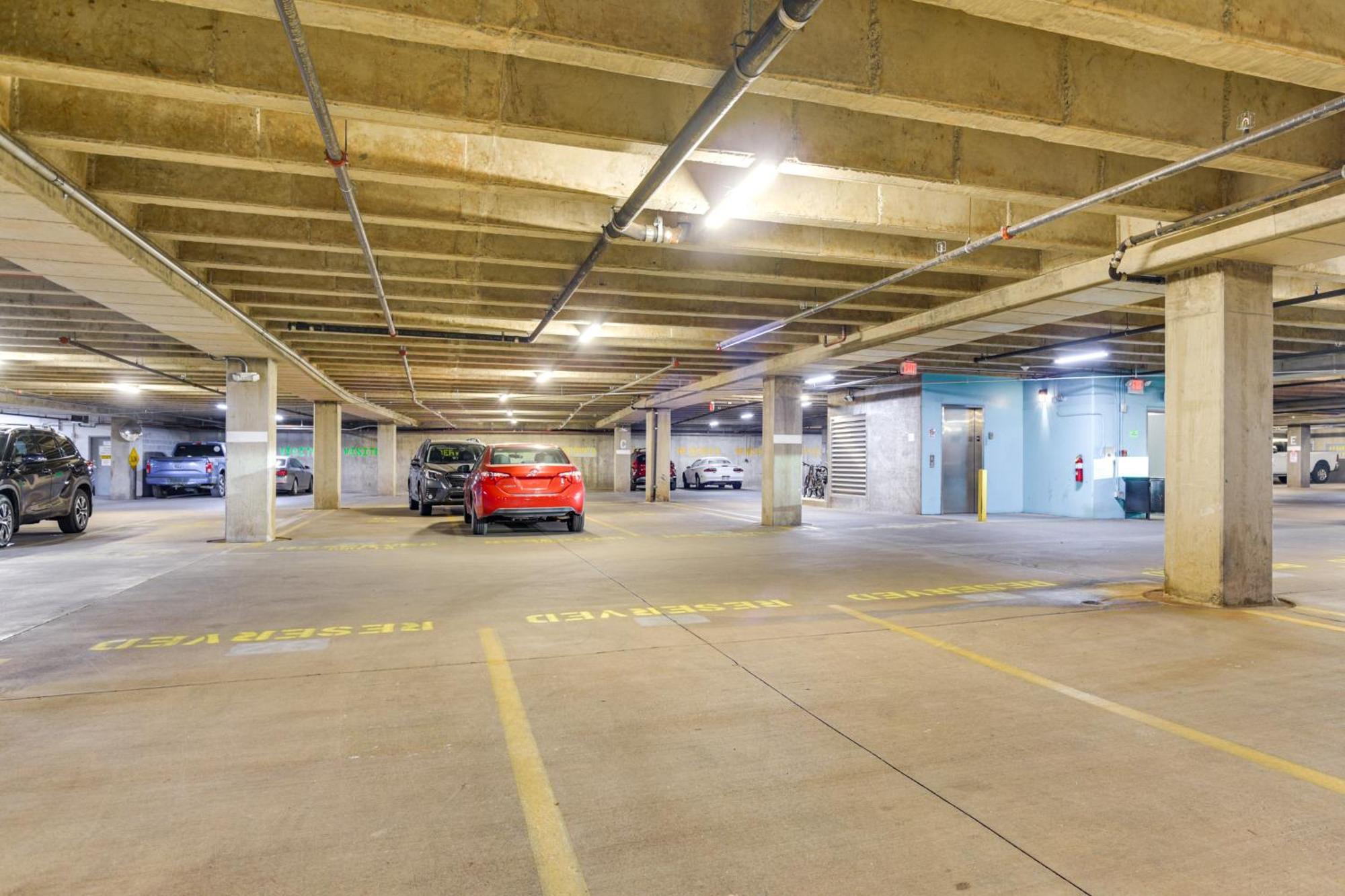 Walk To Plaza With Kiva Fireplace! Apartamento *