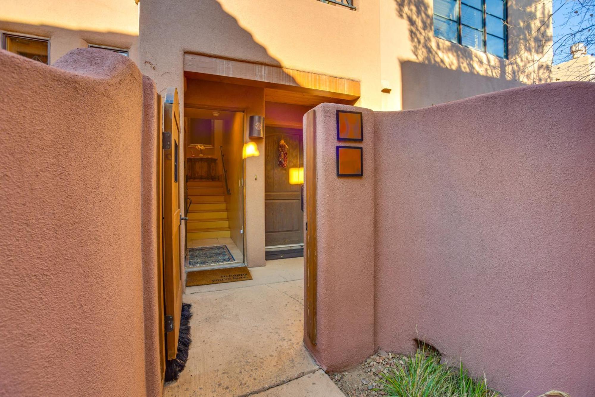 Walk To Plaza With Kiva Fireplace! * Santa Fe
