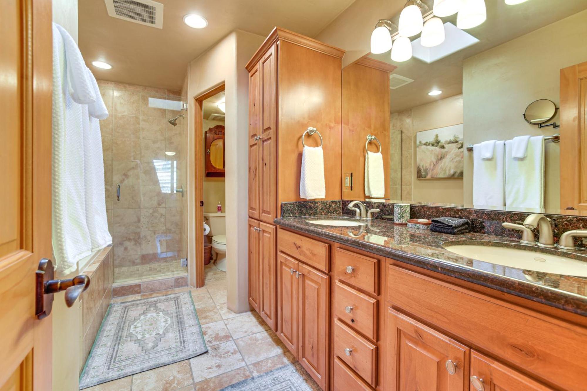 Walk To Plaza With Kiva Fireplace! Apartamento *